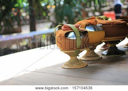 Buddhist Monk ' s Alms Bowl .