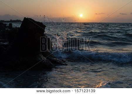 amanecer con olas en varadero, Cuba
f/22
1/125seg
24 mm
ISO.800
