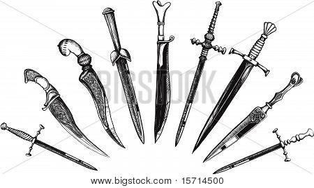 Conjunto de dagas orientales y europeas