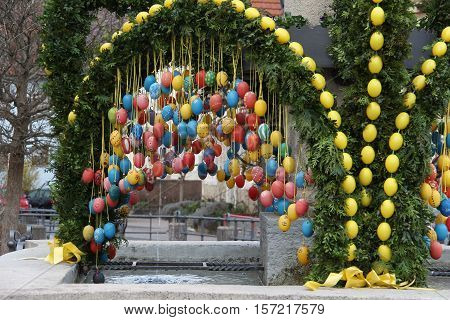 Fountain decorated Easter eggs / Well decorated Easter eggs
