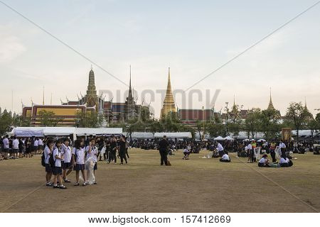 BANGKOK THAILAND - OCT 28 : the mourners at Sanam Luang while the body of Thailand Bhumibol Adulyadej keep in Grand Palace on october 28 2016