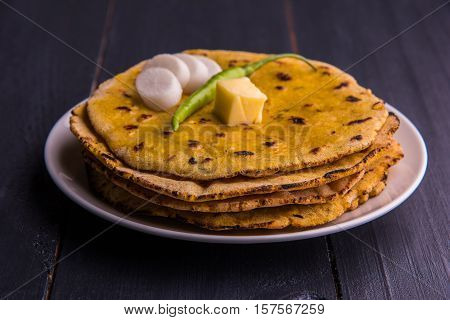 makki di roti and sarson ka saag, famous north indian food