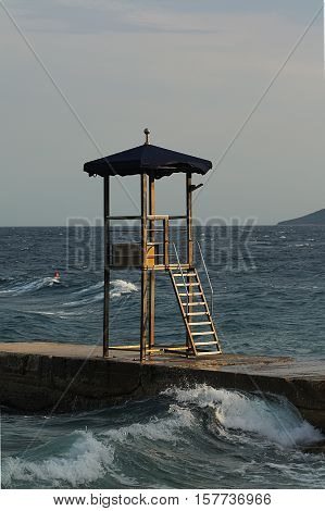 Splash - lifeguard tower in wave sprinkles