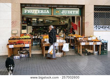 Barcelona, Spain - Oct 11, 2017: Fruit Shop Fruteria Judith With Stall On Street Of Barcelona City, 