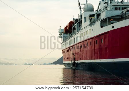 Expedition Ship - Scoresby Sound - Greenland