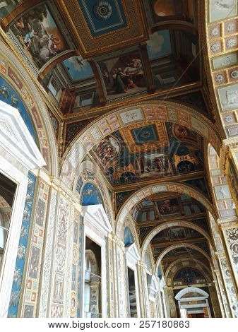 Saint Petersburg, Russia - August 5, 2018: Loggia Raphael In The Hermitage, A Copy Of The Famous Gal