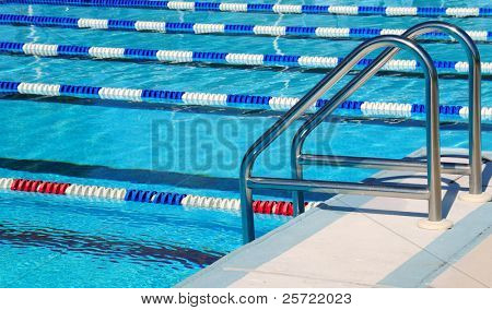 Gemeinschaftspool mit racing Gassen
