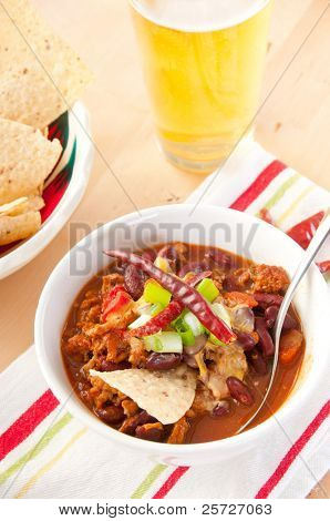 miska chili z bokami