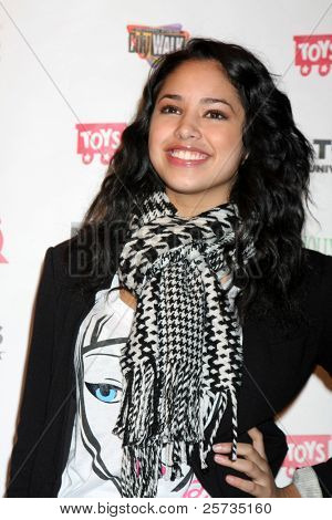 LOS ANGELES - NOV 22: Jasmine Villegasi, aka Jasmine v. 2011 hollywoodské vánoční průvod Jírovec