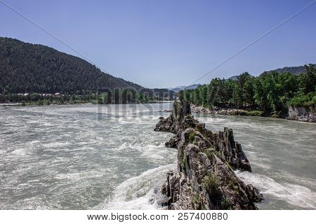 Tourist Places Of The Altai Mountains - Dragon Teeth