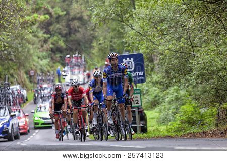 Fabio Sabatini Pulling A Group That Was In Break Climbing The Port Of 1st Category El Fito, Stage 15