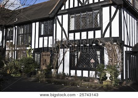 Haus im Tudor-Stil.