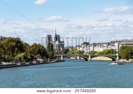 Notre Dame De Paris View From Pont D'austerlitz - Paris, France