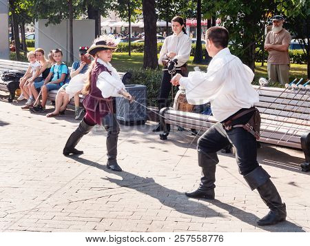 Moscow, Russia - August 19, 2018. Historical Fencing At The Festival Times And Epochs. Historical Re