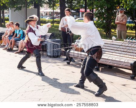 Moscow, Russia - August 19, 2018. Historical Fencing At The Festival Times And Epochs. Historical Re