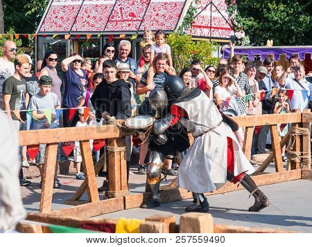 Moscow, Russia - August 19, 2018. Historical Fencing At The Festival Times And Epochs. Historical Re