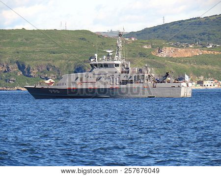 Vladivostok,primorsky Kray / Russia - September 8 2018: Warship In Roadstead Of Port Vladivostok At 