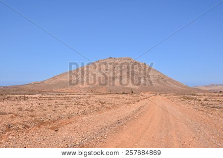 Photo Picture Of A Countryside Desert Dirt Path