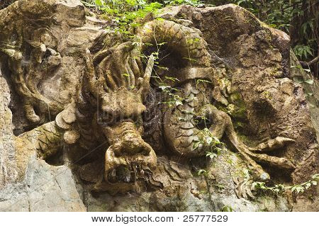 Statue de Dragon chinois de Pierre