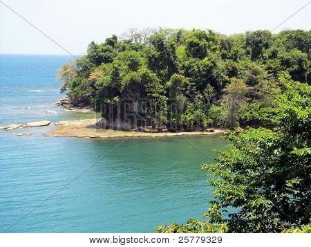 Panama, Caribien turkis afsondret strand nær Chagres river munden
