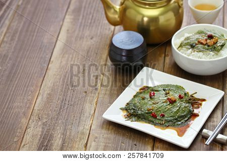 pickled perilla leaves over rice, korean food, kkaennip jangajji