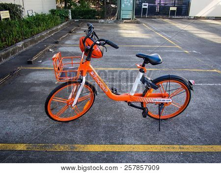 Southport Gold Coast Australia August 24 2018 Mobike In Parking Lot