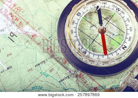 Compass Retro Style