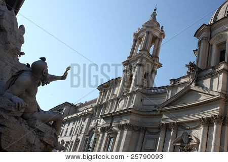 Fontana dei quattro fiumi e la Chiesa di Sant'agnese