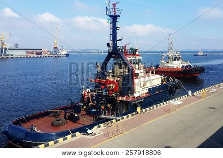 Image Of Tug Boats In Traiding Sea Port