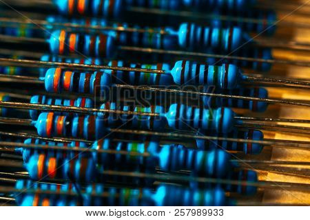 Many New Resistors Stay Together In Close-ups