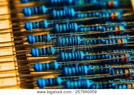 Many New Resistors Stay Together In Close-ups