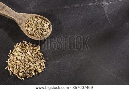 Dry Organic Fennel Seeds - Foeniculum Vulgare