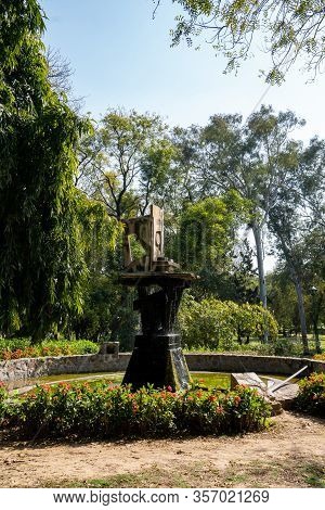 Fountain In Lodi Gardens In New Delhi India On A Sunny Day