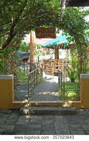 Bulacan, Ph - Oct. 16: Cherubin Gardens Crocodile Farm Entrance Arch On October 16, 2015 In Meycauay