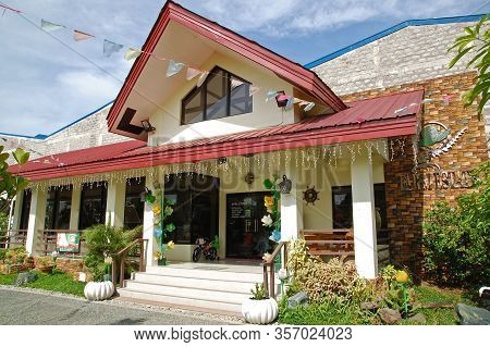 Bulacan, Ph - Oct. 16: Cherubin Gardens Shop Facade On October 16, 2015 In Meycauayan, Bulacan, Phil