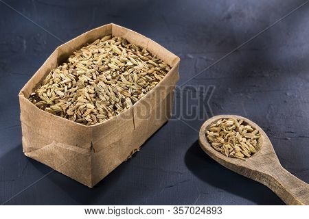 Foeniculum Vulgare - Fennel Seeds In Paper Bag