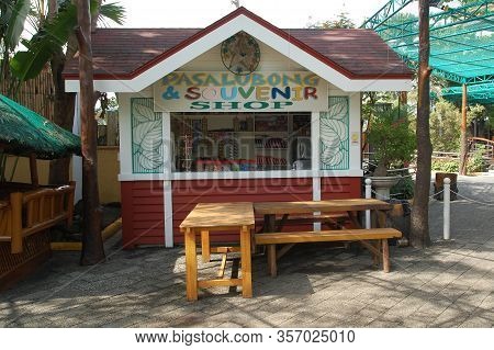 Bulacan, Ph - Oct. 16: Cherubin Gardens Souvenir Shop Facade On October 16, 2015 In Meycauayan, Bula