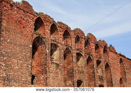 Huge Ruins Of The Old Brick Ragnit (ragaine)  Castle In Neman (former Ragnit, Or Ragaine), Kaliningr