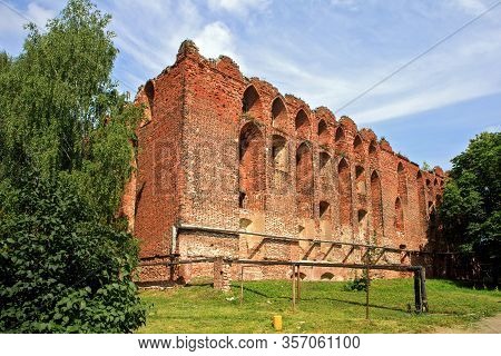Huge Ruins Of The Old Brick Ragnit (ragaine)  Castle In Neman (former Ragnit, Or Ragaine), Kaliningr