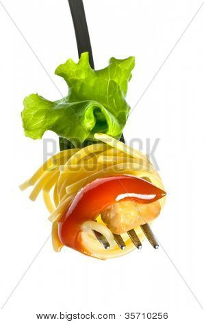 Spagetti tavuk dilim