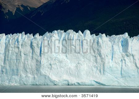 der Perito Moreno Gletscher in Patagonien, Argentinien.