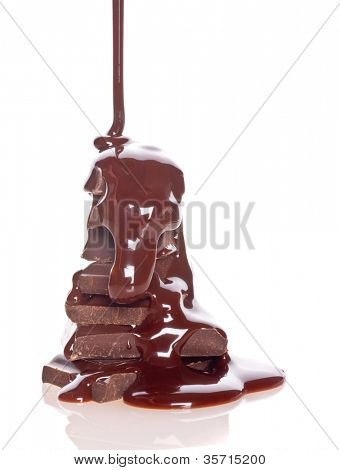 Chokolade sirup på hvid baggrund