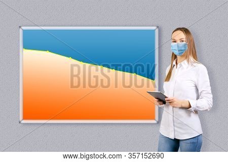 Businesswoman Showing  Graph In Decline Of The Economy. Decline Chart Of Statistics Of Corona Virus.