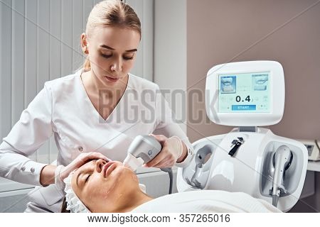 Ultraformer Lifting. Face Skin Care. Close-up Of Woman Getting Facial Hydro Microdermabrasion Peelin