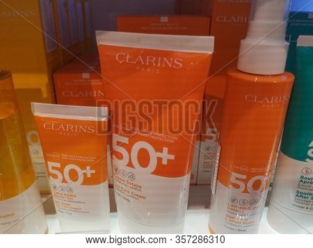 Body Sunscreen Clarins Creme Solaire Toucher Sec Visage Spf 50 At Perfume And Cosmetics Store On Feb