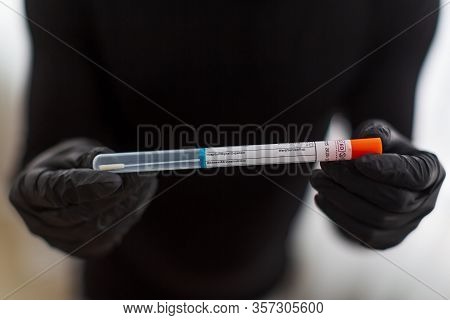 Corona Virus Covid-19 Respiratory Sputum Specimen Swab Test Tube With Gloves