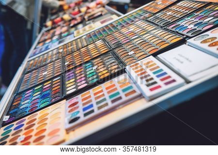 Decorative Cosmetics Tester Zone, Samples, Testers. Various Eye Liners, Brow Sticks In Showcase Of B