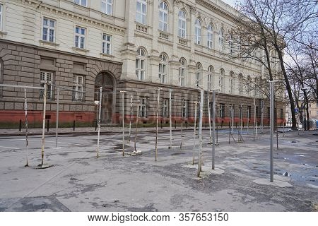 Empty Square Vernissage In Lviv, 23.03.2019 Ukraine, Lviv, Empty Vichev Square In Lviv, Vernissage S