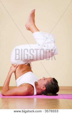 โยคะ - Ardha Sarvangasana