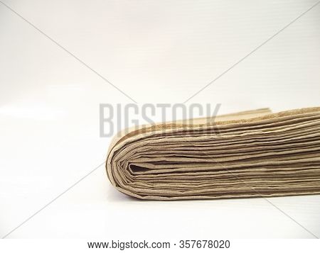 Napkins Brown To Clean The Mouth After Eating Or Cleaning A Table.